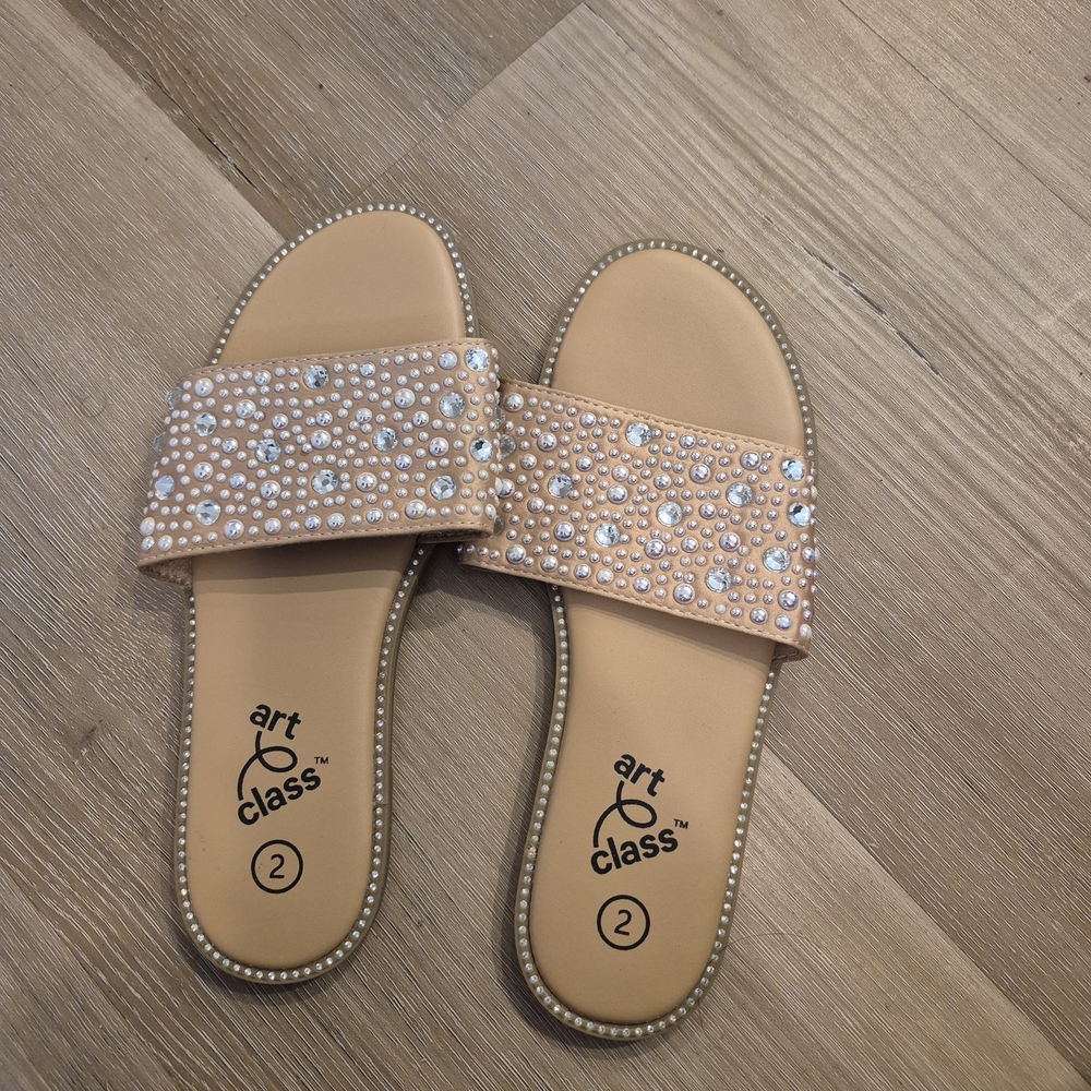 Art Class Women's Beige Pearl Sandals
